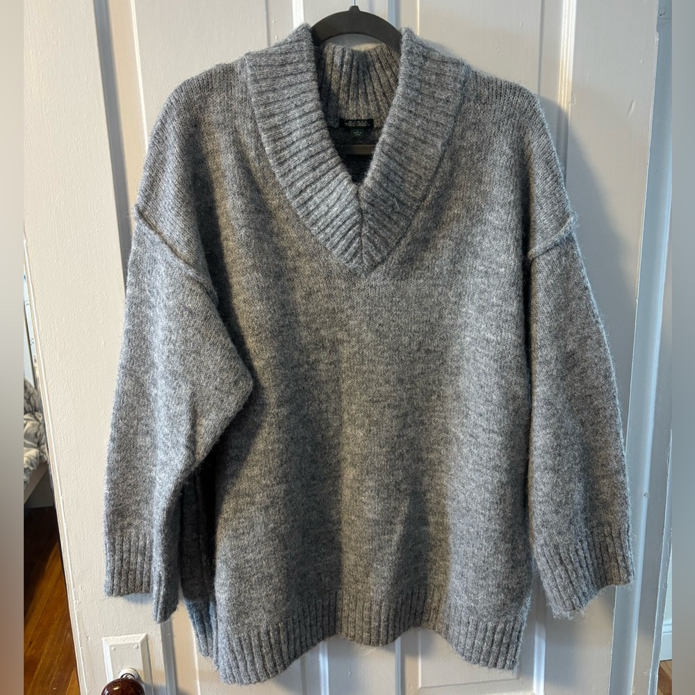 Wild Fable Gray V-Neck Oversized Sweater